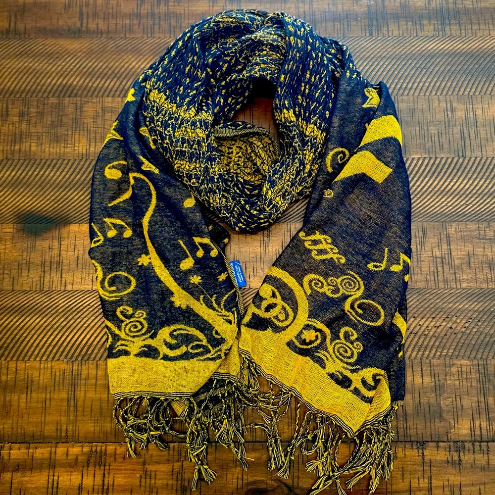 Elegant West Virginia Patterned Scarf